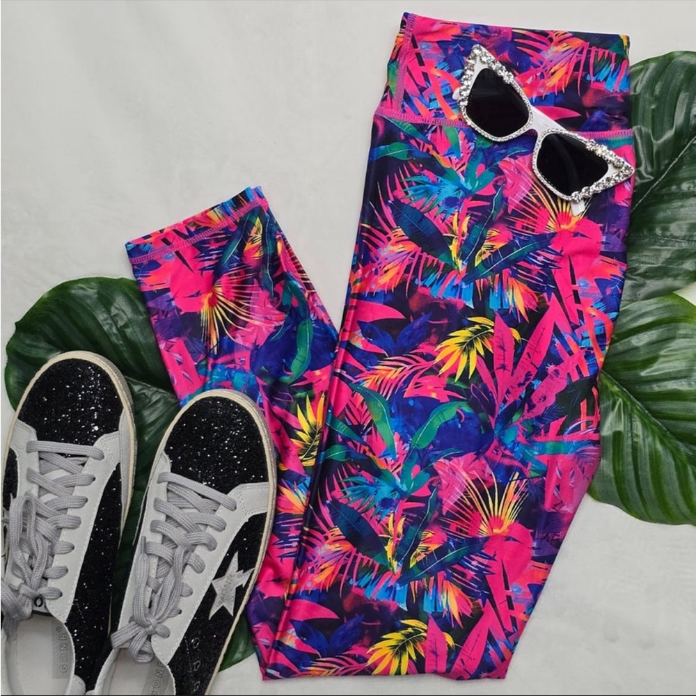 ✨NWT Stylish BUTTER SOFT CLOUD FLEX Tropical Floral Palm Leaves Pattern Leggings